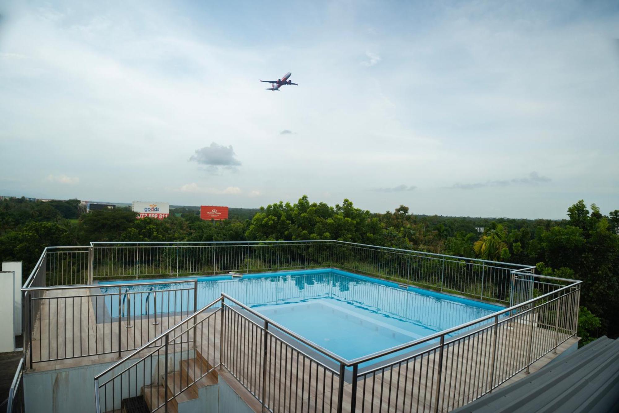 Daffodils Luxury Airport Suites Kochi エクステリア 写真